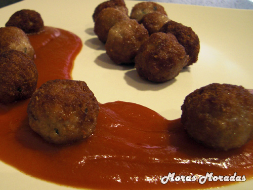 albóndigas caseras con salsa de tomate