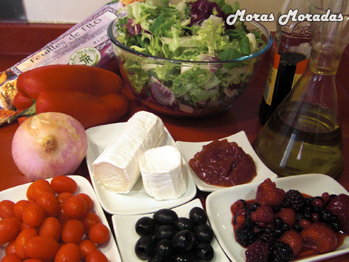 ingredientes para hacer la ensalada de saquitos de queso de cabra con vinagreta de frutos del bosque