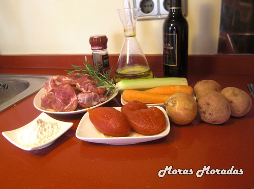 ingredientes para hacer estofado de cordero al vino tinto