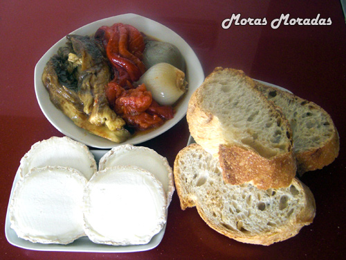 ingredientes para hacer torrada de escalivada y queso de cabra