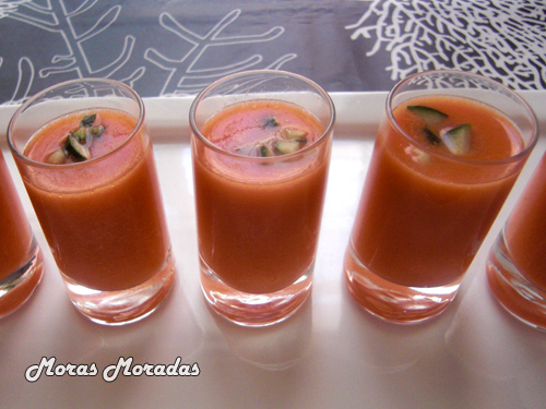 chupitos de gazpacho andaluz